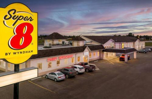 Meadow Lake Hotel | Super 8 by Wyndham Meadow Lake