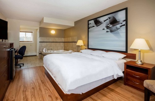 Smoky Lake Hotel | Super 8 by Wyndham Smoky Lake