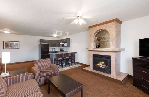 County of Vermilion River Hotel | Super 8 by Wyndham Vermilion AB