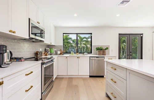 Southside House | Surf side retreat w/heated pool & beach steps