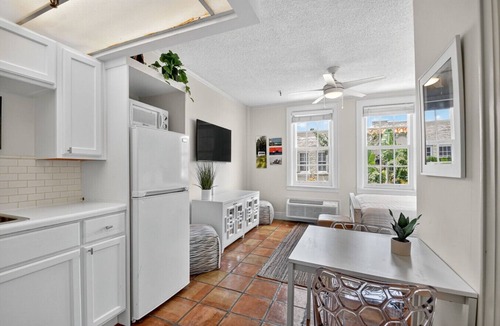 Palm Beach Apartment | Surfs Up Palm Beach Steps To Beach Heated Pool