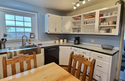 Taos House | Sweet Adobe Convenient to Taos and Taos Ski Valley