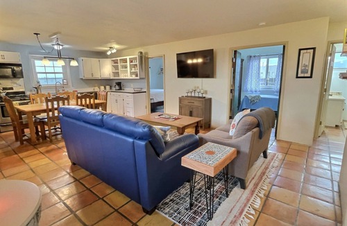 Taos House | Sweet Adobe Convenient to Taos and Taos Ski Valley