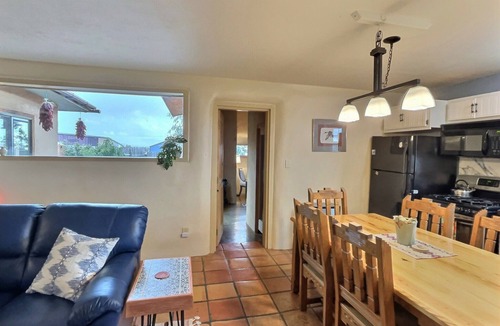 Taos House | Sweet Adobe Convenient to Taos and Taos Ski Valley