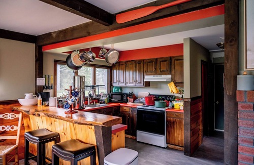 Stony Creek Cabin | Sweet Chalet by the Lake, Mini-golf!