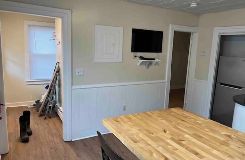 Old North End Apartment | Sweet n Petite: Downtown ChurchStreet Area-Parking