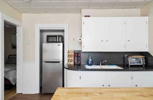 Old North End Apartment | Sweet n Petite: Downtown ChurchStreet Area-Parking