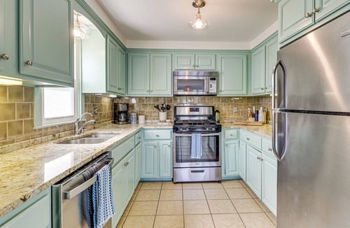 Malletts Bay Cottage | Swim, Boat & Explore! Lake Champlain Retreat!