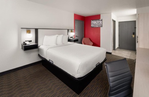 Aurora Hotel | SYLO Hotel Denver Airport, a Ramada by Wyndham
