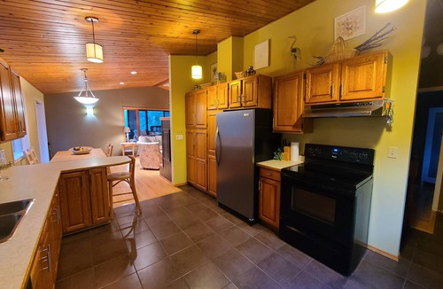 Sunbreaker Cove Cabin | Sylvan Lake Sunbreaker Cove Elegant Retreat
