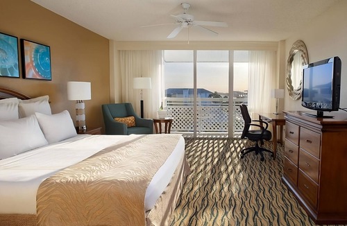 Stuart House | Take An Amazing Vacation! On-site Bar, Near Stuart Riverwalk!