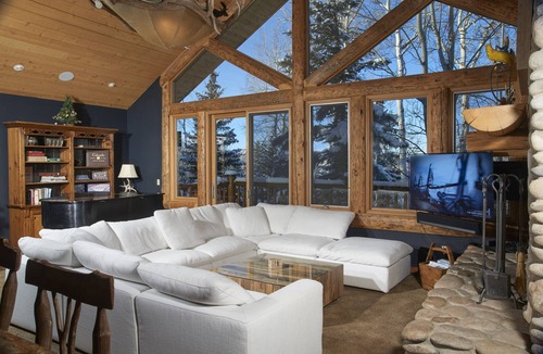 Snowmass Village House | Tall Timbers Lodge - Mountain Chic! 7-10 Minute Walk to Ski