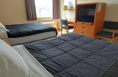 Rocky Mountain House Hotel | Tamarack Inn