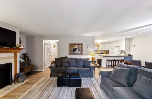North Creek House | Tannery 64h - Family Retreat With Modern Comforts 3 Bedroom Townhouse by The Summit at Gore Mountain