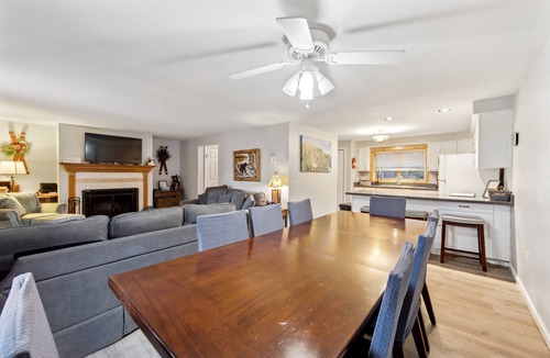 North Creek House | Tannery 64h - Family Retreat With Modern Comforts 3 Bedroom Townhouse by The Summit at Gore Mountain