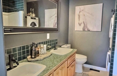 Okanagan-Similkameen House | Taurean Vines Guest house