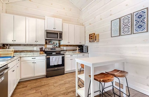 Taylor Creek House | Taylor Creek Isles Cottage with Lake Access + Deck
