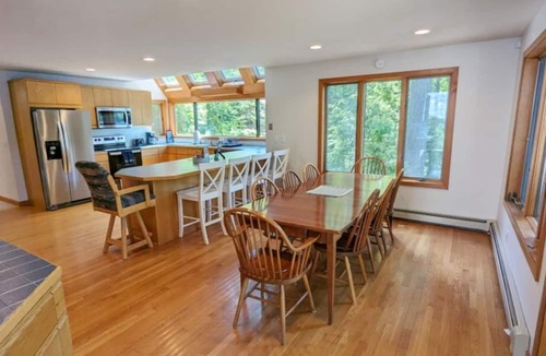 Newbury House | Temple’s Sunset Harbor