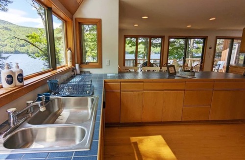 Newbury House | Temple’s Sunset Harbor