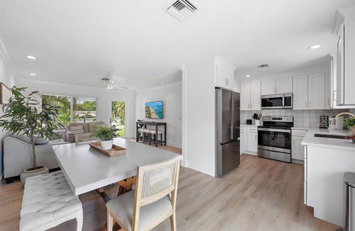 Jupiter House | Tequesta Beach House, Heated Private Pool, Close to Beach, Sleeps 8