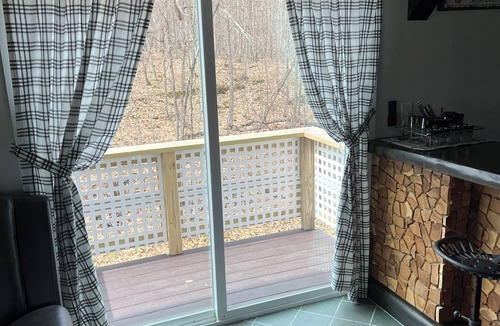 Enosburg Falls House | Terrific 3-bedroom country house in charming Sheldon with AC