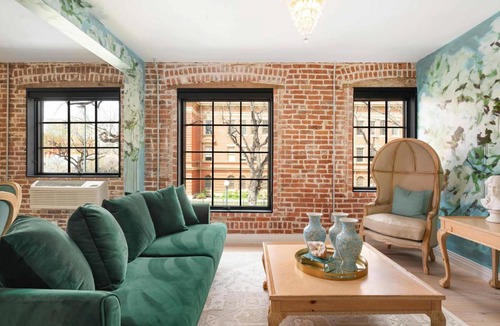 Golden Triangle Apartment | The Acoma House