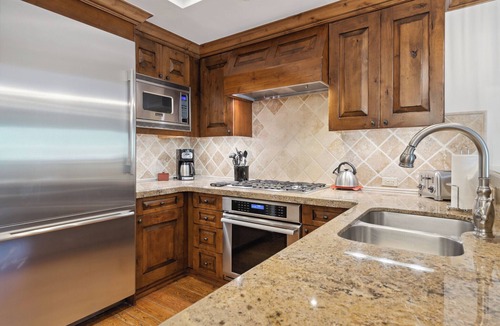 Downtown Apartment | The Aspen Mountain Residences [Formerly Hyatt Grand Aspen] at Owner Direct Rates