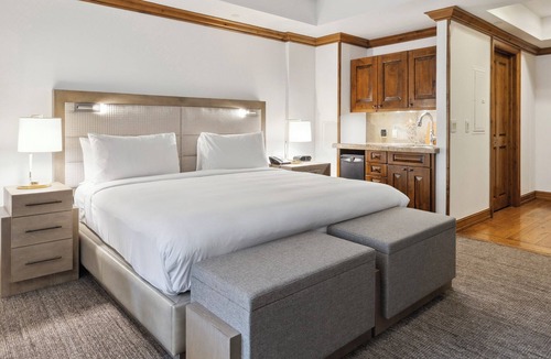 Downtown Hotel | The Aspen Mountain Residences Luxury 3 Bedroom Mountainside