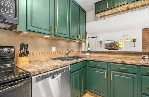 University Park Apartment | The Aviary Near CSU Pool, Sauna, and Gym