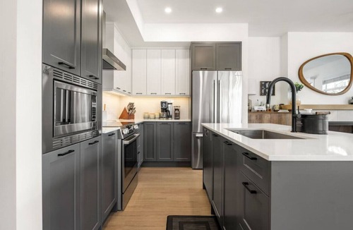 East Kootenay Apartment | The Bauhaus | Private Hot Tub | Walk to Lake | MCM