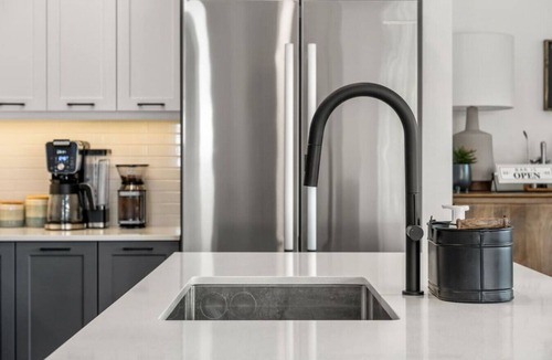 East Kootenay Apartment | The Bauhaus | Private Hot Tub | Walk to Lake | MCM