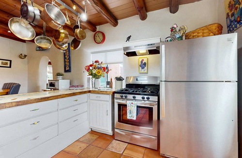 Taos House | The Birdhouse - Historic Adobe Architecture