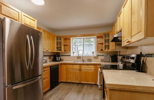 Central Okanagan House | The Blue Dream on Coral Beach