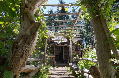 Juan de Fuca Electoral Area Cottage | The Boatyard Rainforest Getaway