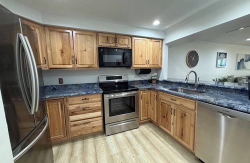 Old Orchard Beach Condo | The Brunswick Penthouse with Panoramic Oceanfront Balconies-2 bedroom/2.5 bath