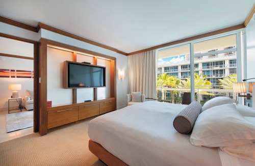North Beach Condo | The Carillon Hotel One Bedroom with Balcony