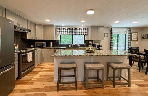 Birch Hill House | The Check Inn | Close to Hiking, Rivers, Storyland
