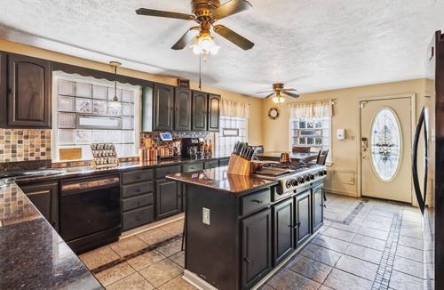 University Circle House | The Cleveland Cornerstone: 7BR + 4 BA + Ultimate Basement w/Gameroom