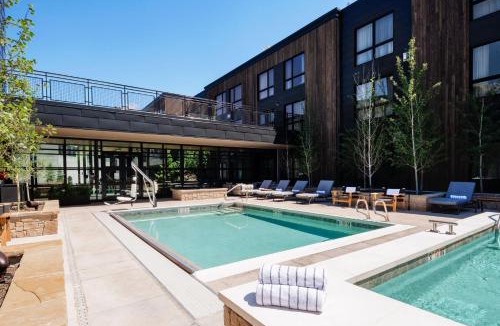 Jackson Hotel | The Cloudveil, Autograph Collection