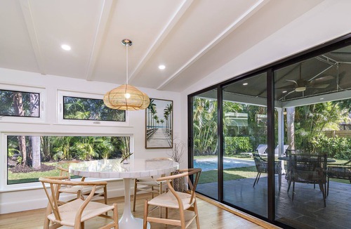 Southside House | The Coastal Bungalow- 3/3 steps to Intracoastal!