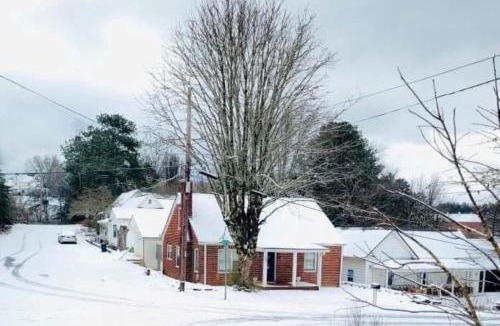 Almont House | The Copper Cottage on Main