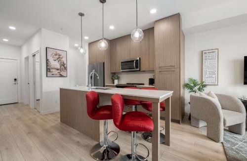Calgary Apartment | The Cornerstone 2BD 2BA Retreat Pet Friendly