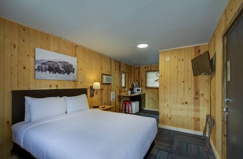 Hill City Hotel | The Cozy Mountain's Edge