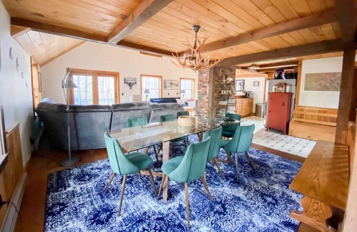 Harts Location House | The Crawford Chalet | Retreat w/ Private Hot Tub