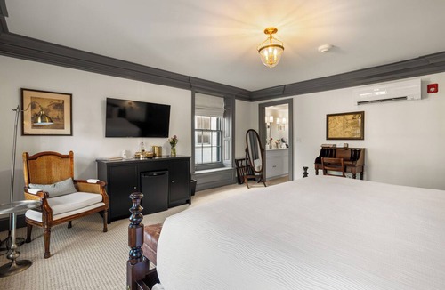 Portsmouth House | The Davenport Inn