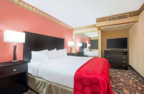 Gillette Hotel | The Eddie Hotel Gillette