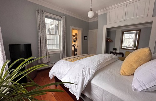 Colchester Bed & Breakfast | The Ellis Inn