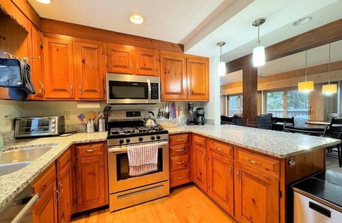 Bromley Mountain House | The Fabulous Ridges at Bromley!