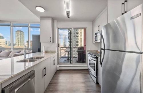 Beltline Apartment | "The Fossil" King Bed |UG Park | Min to Saddledome
