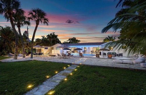 Palm Beach - West Palm Beach House | The Garden of Eden | Beautiful Villa w/Pool & Game Room